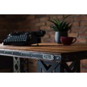 szegecs loft ipari industry design vaslabu vas femasztal asztal tomorfa tolgy nagymeretu etkezo modern luxus igenyes etkezoasztal.jpg